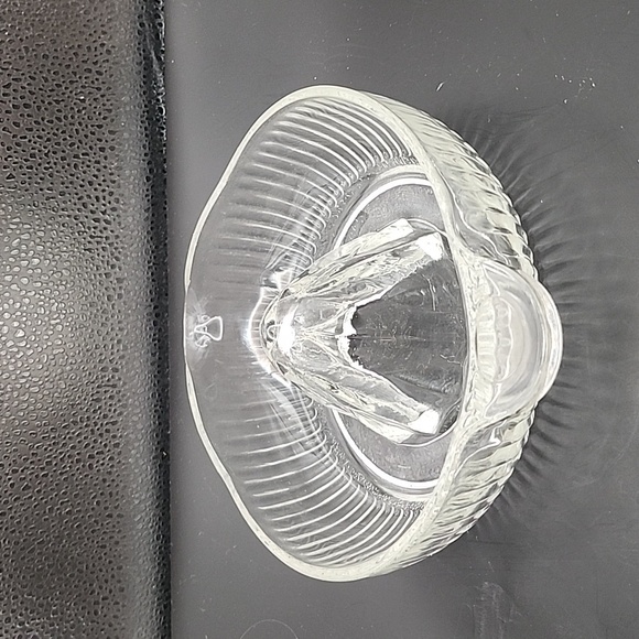 Vintage Clear Ribbed Glass Juicer 8" X 6" - Picture 2 of 7